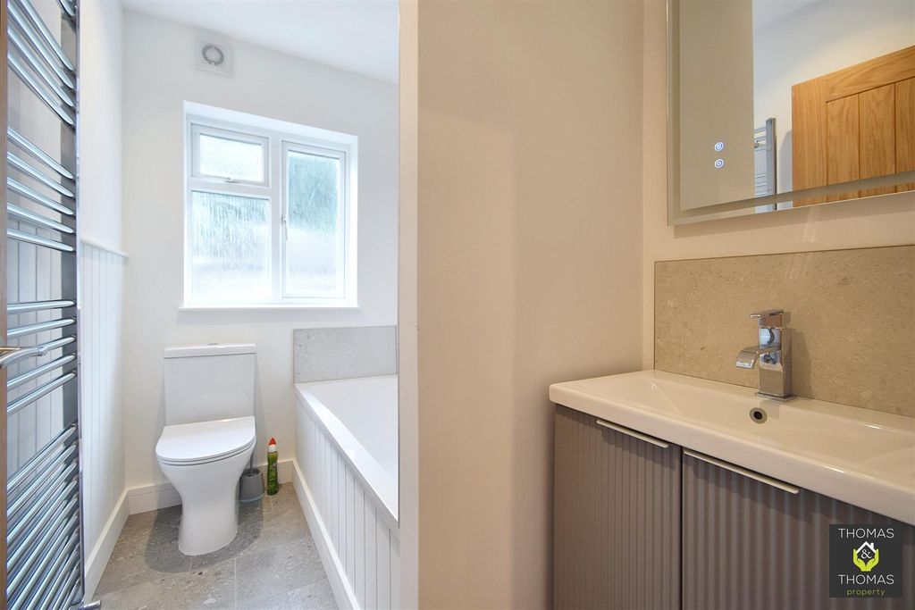 Property photo 3 of 11 Dsc_0048 (1).Jpg