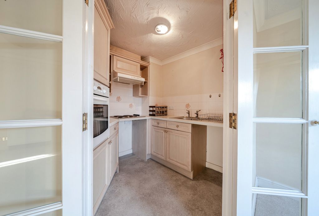 Property photo 2 of 16 Kitchen