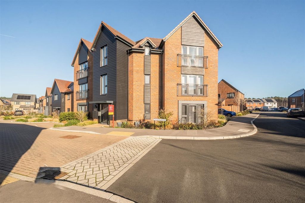 Property photo 1 of 22 1382356-1-692050F21173F.Jpg