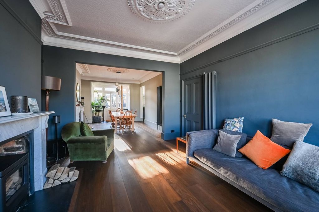 Property photo 1 of 52