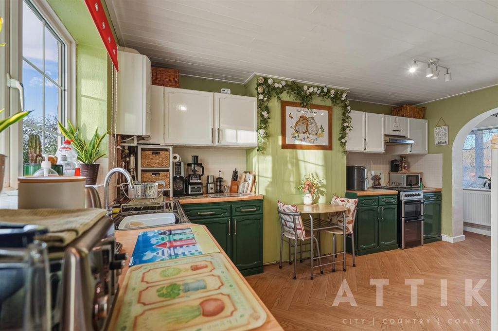 Property photo 3 of 41 Ar703989.Jpg