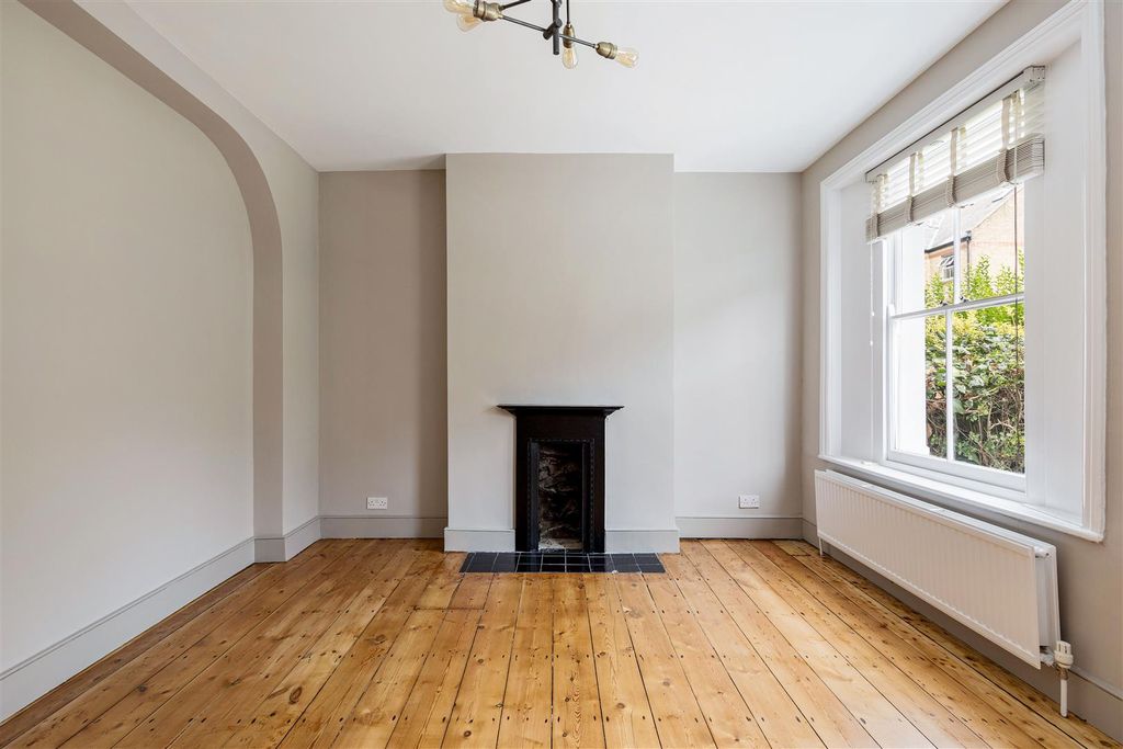 Property photo 2 of 18