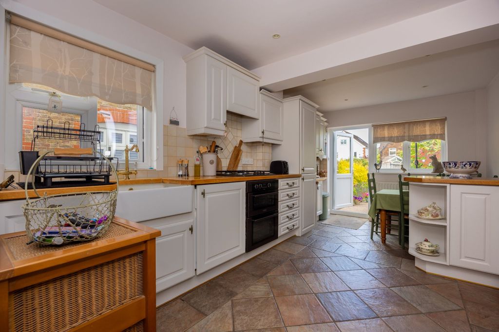 Property photo 2 of 32 Kitchen