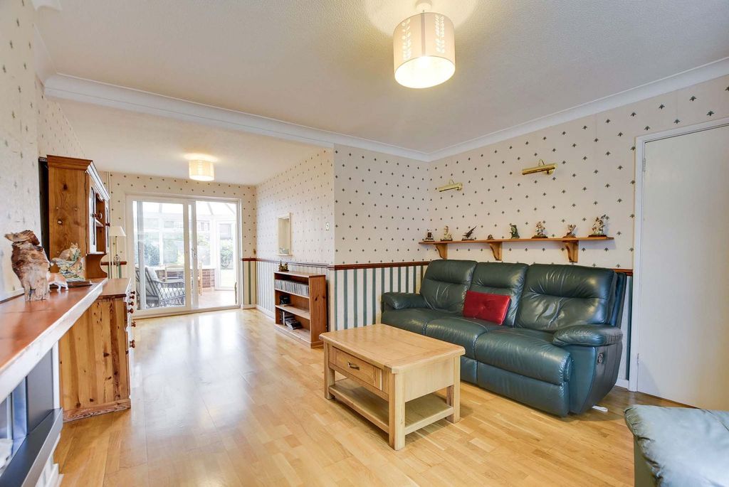 Property photo 2 of 19