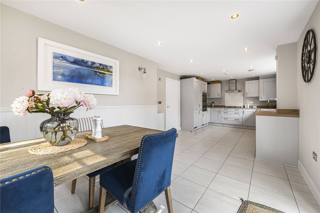 Property photo 1 of 22 Kitchen/Dining