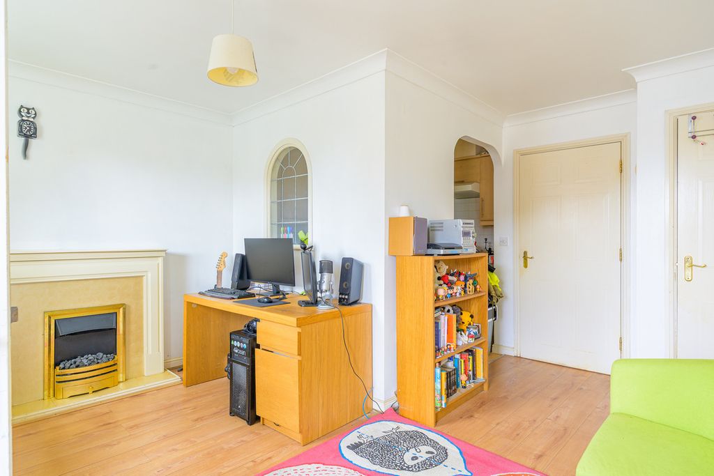 Property photo 1 of 11