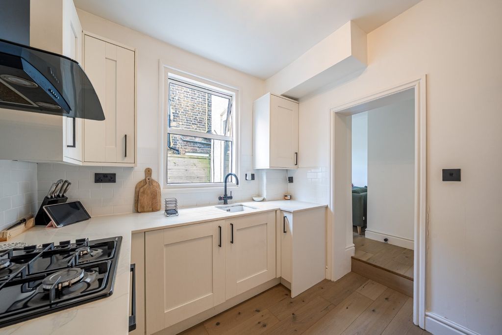 Property photo 1 of 14 Picture No. 02