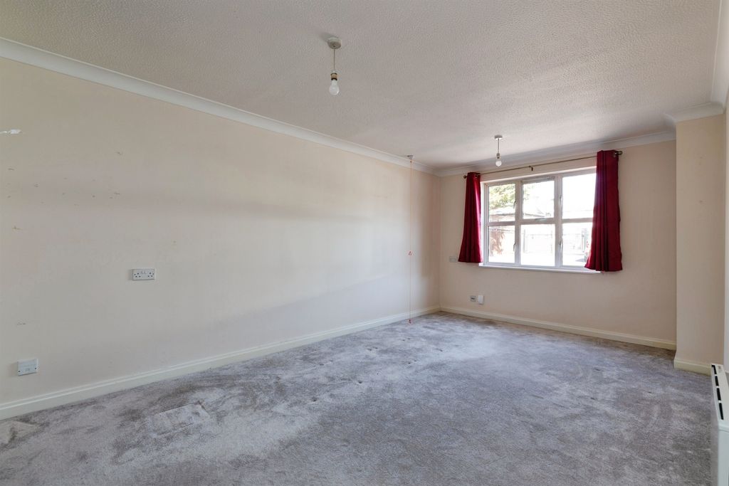 Property photo 3 of 17