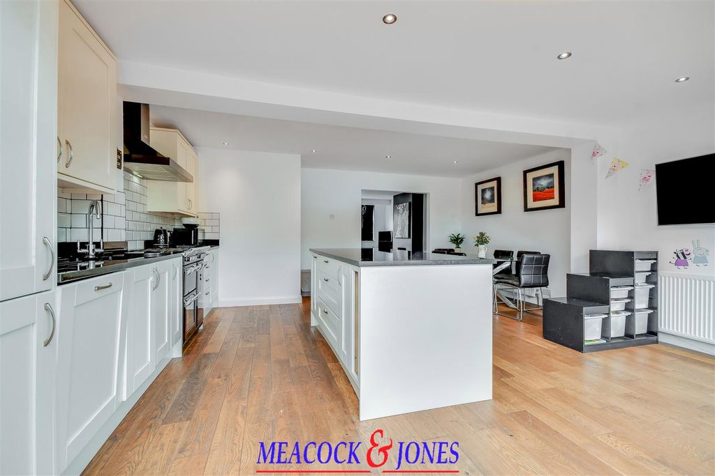 Property photo 3 of 16 Dsc_1067-Dsc_1071.Jpg