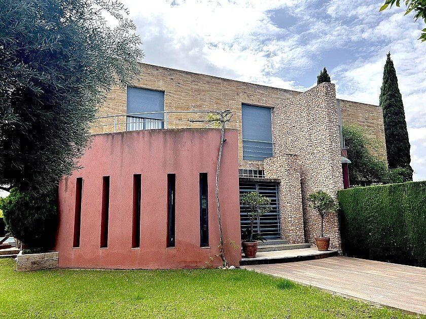 Property photo 3 of 33
