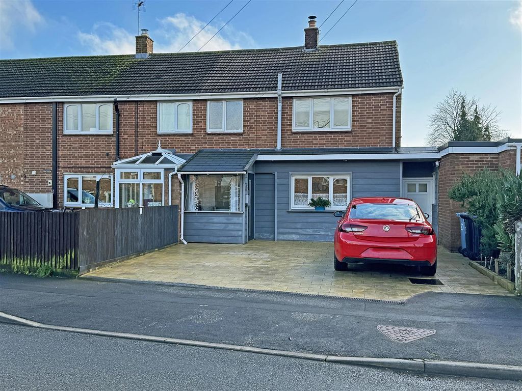 Property photo 1 of 16 Kesteven Road, Stamford