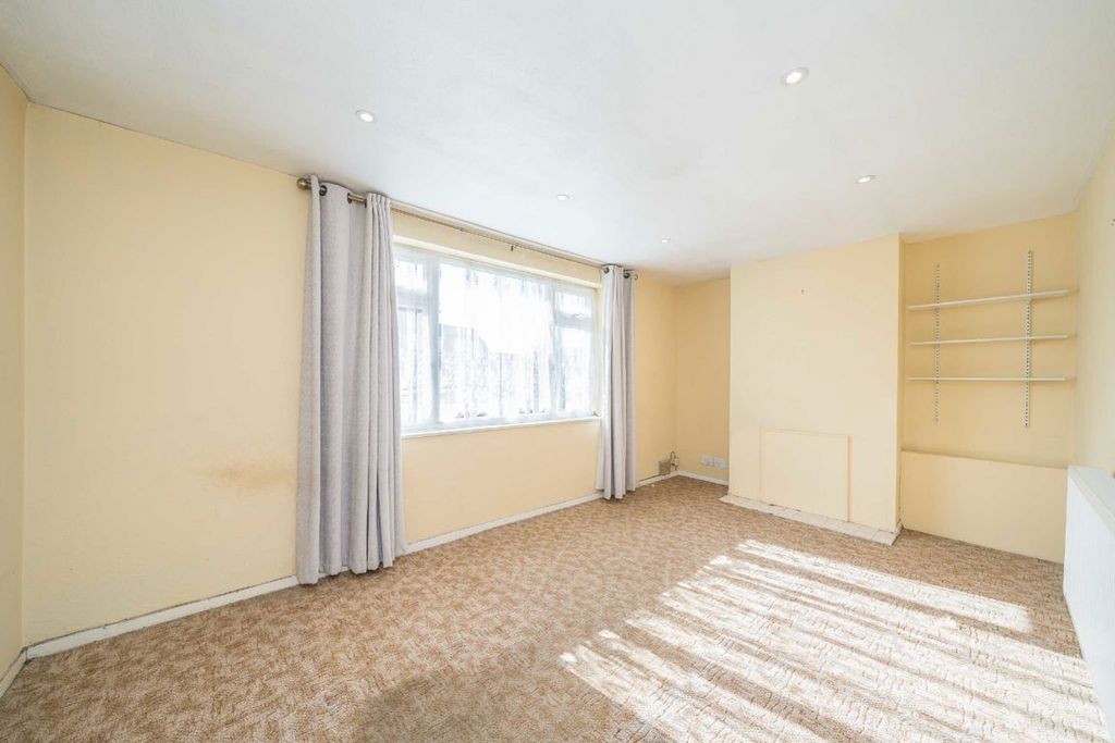 Property photo 2 of 6