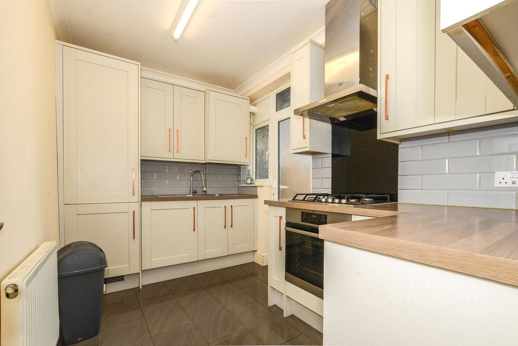 Property photo 1 of 16 Pbox-Img.Jpg