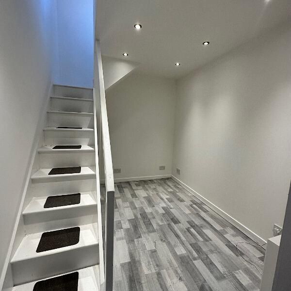 Property photo 1 of 6 Hallway