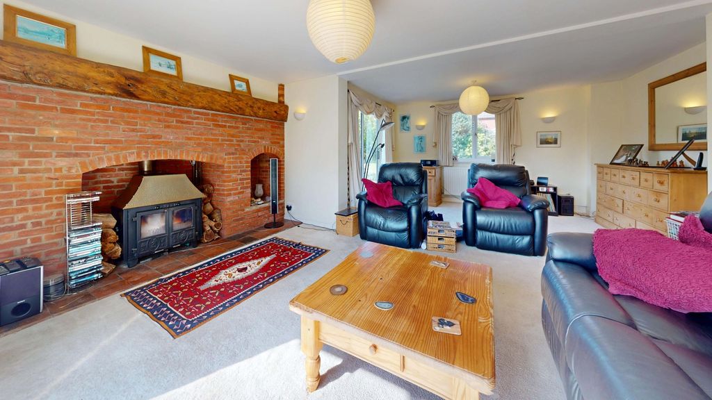 Property photo 3 of 39 4036647