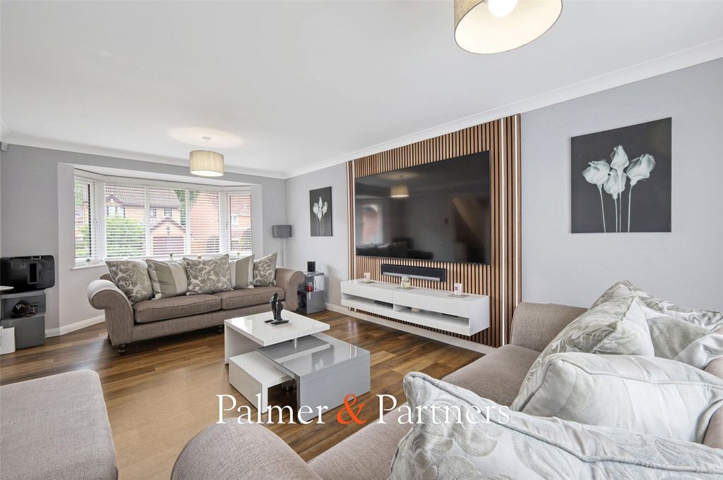 Property photo 2 of 43 Picture No. 27