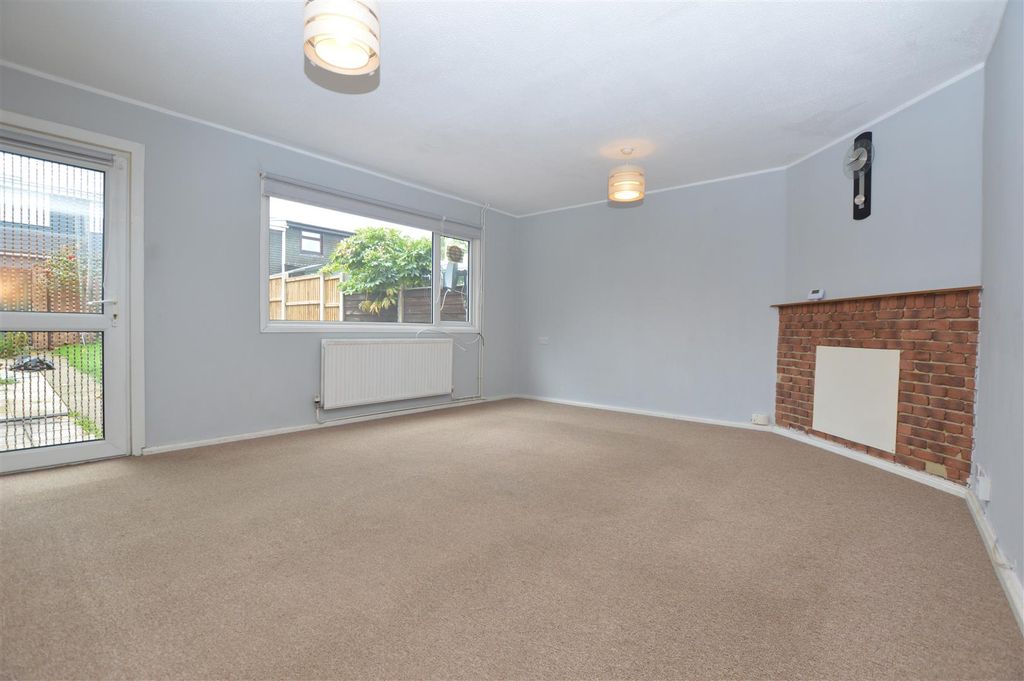 Property photo 2 of 8 Sitting Room