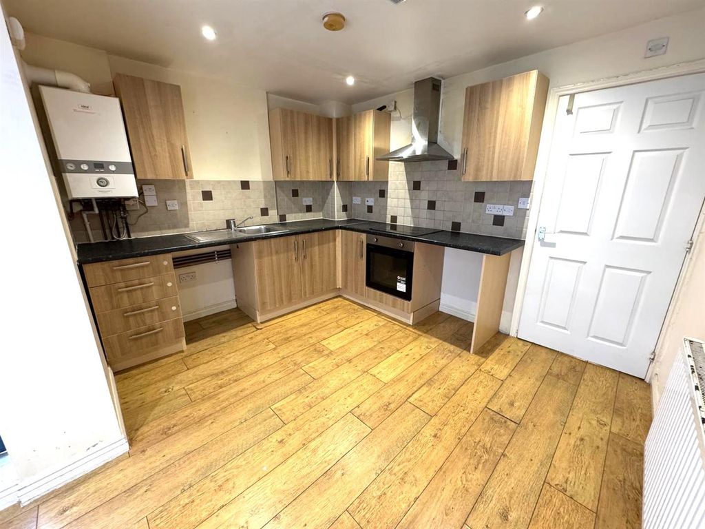 Property photo 2 of 13 Kitchen 1.Jpeg