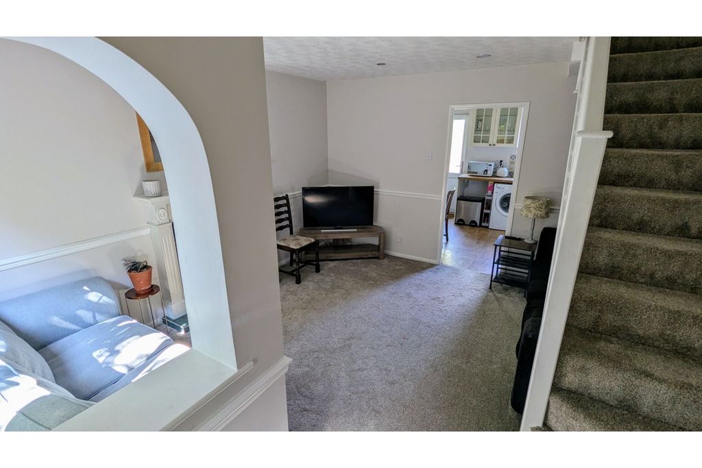 Property photo 3 of 21 Entrance