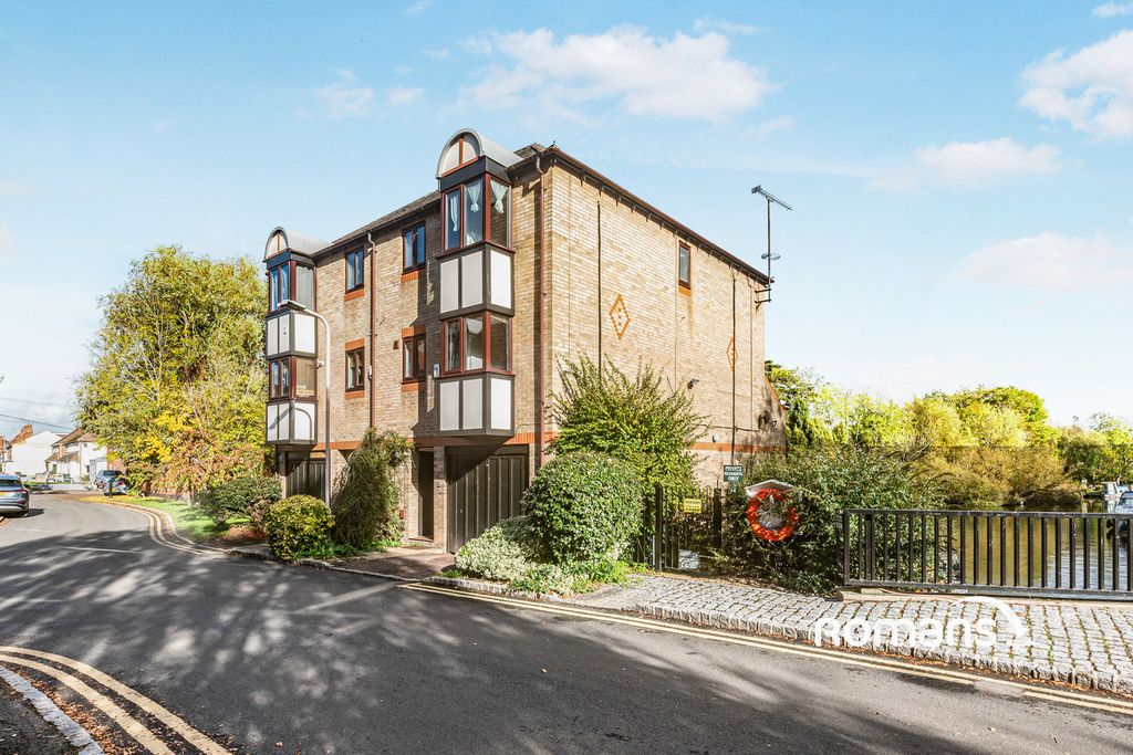 Property photo 3 of 12 Photo