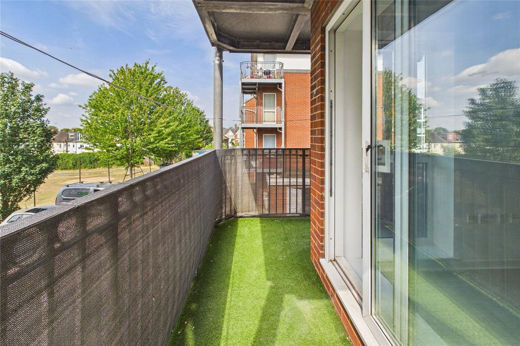 Property photo 3 of 10 Picture No. 06