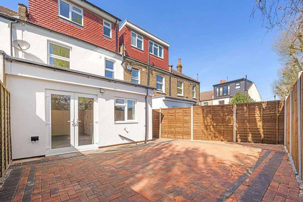 Property photo 3 of 14