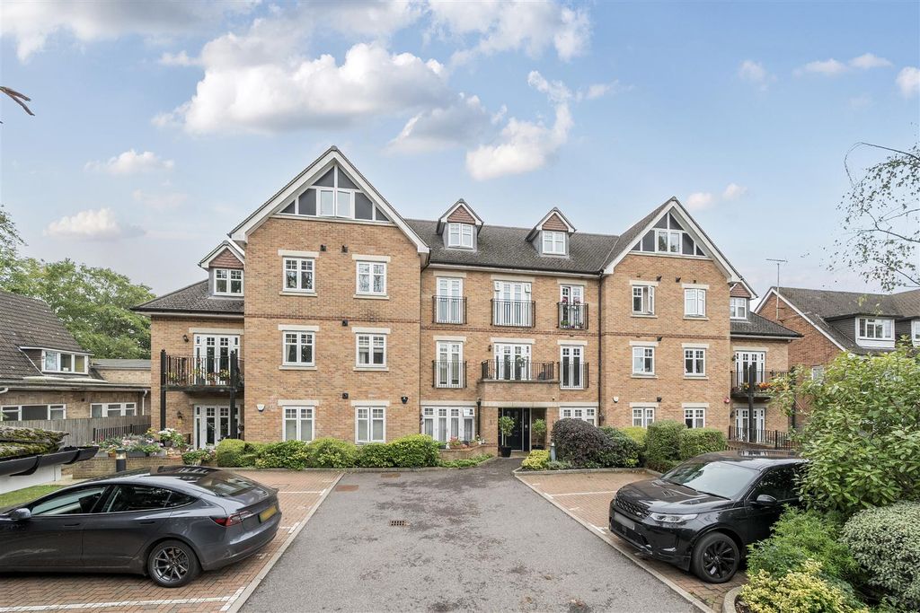 Property photo 1 of 10 Exterior: