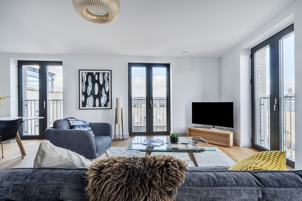 Additional image 4 of 2 bed flat for saleFrench Yard, Bristol BS1