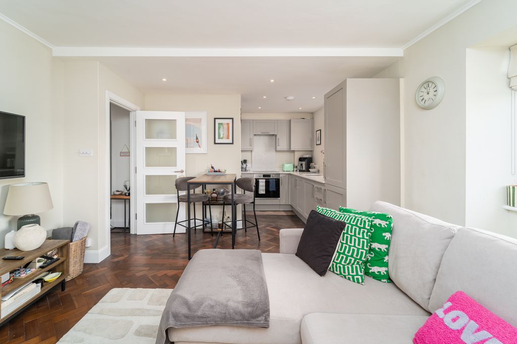Property photo 2 of 9 Ndb04081-Edit