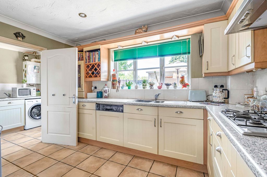 Property photo 3 of 29