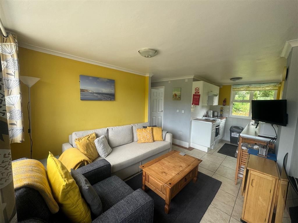 Property photo 1 of 7 Lounge