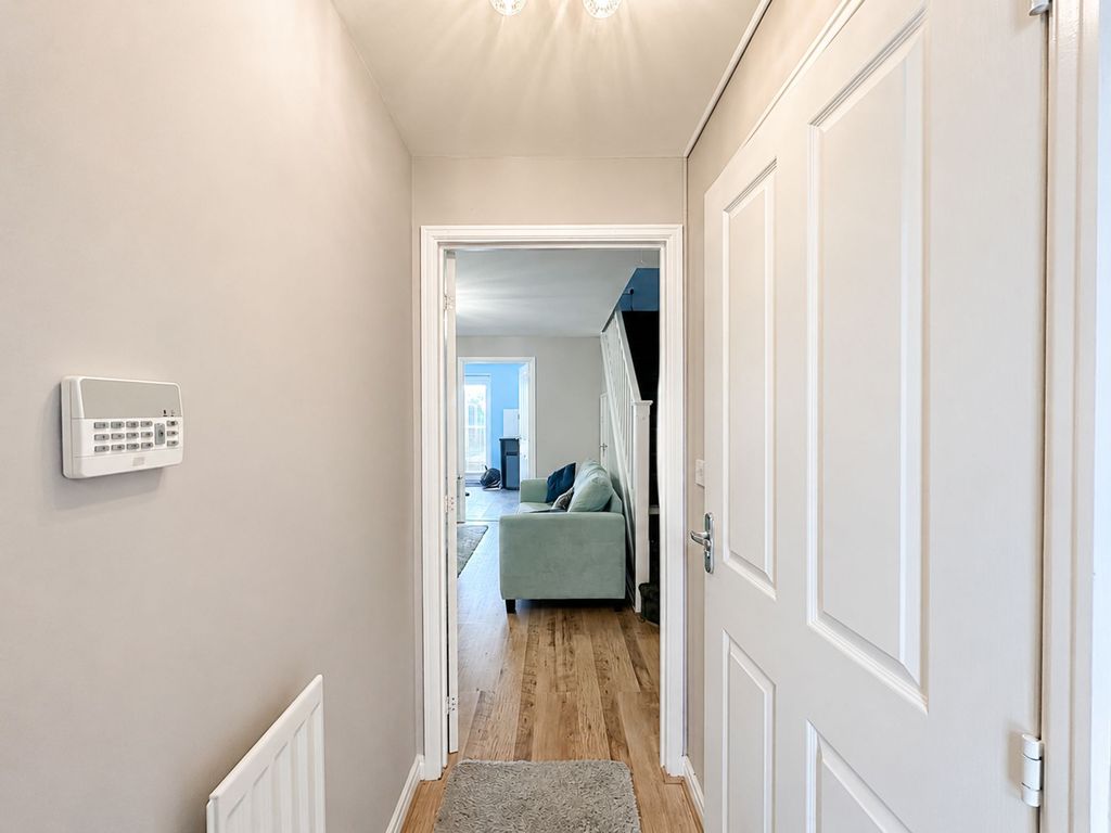 Property photo 2 of 17 Hallway