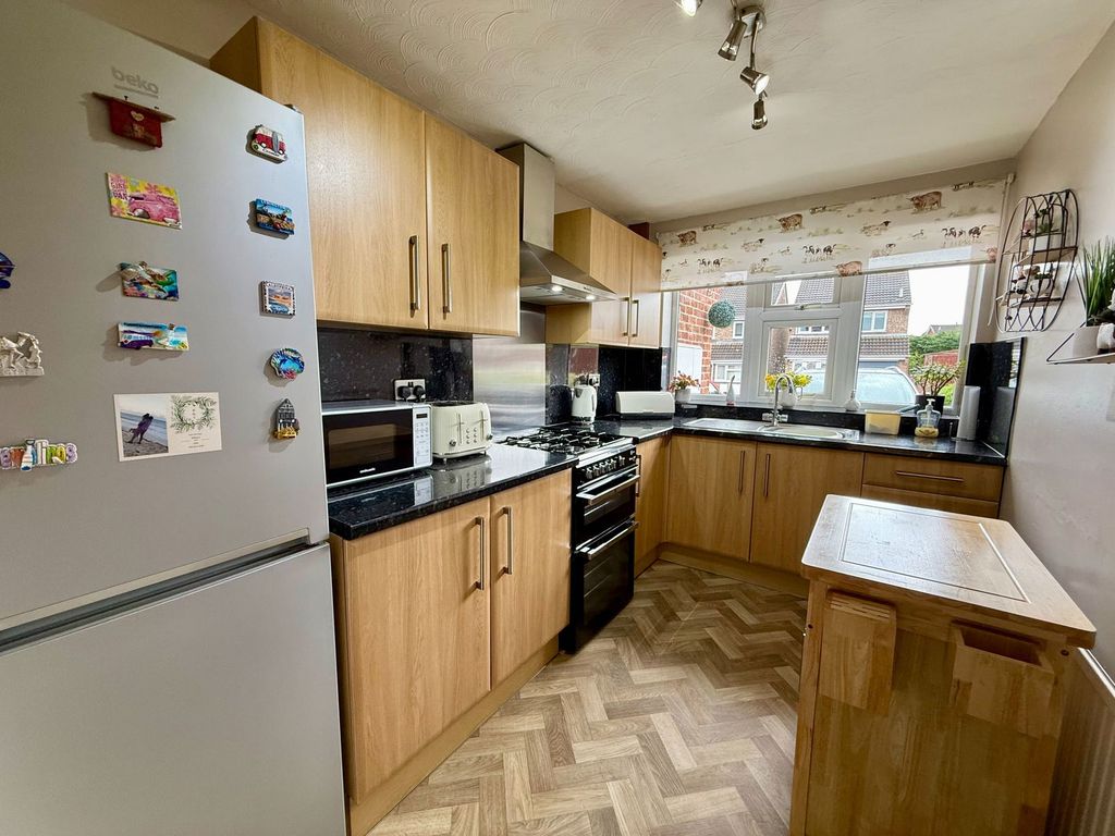 Property photo 2 of 16