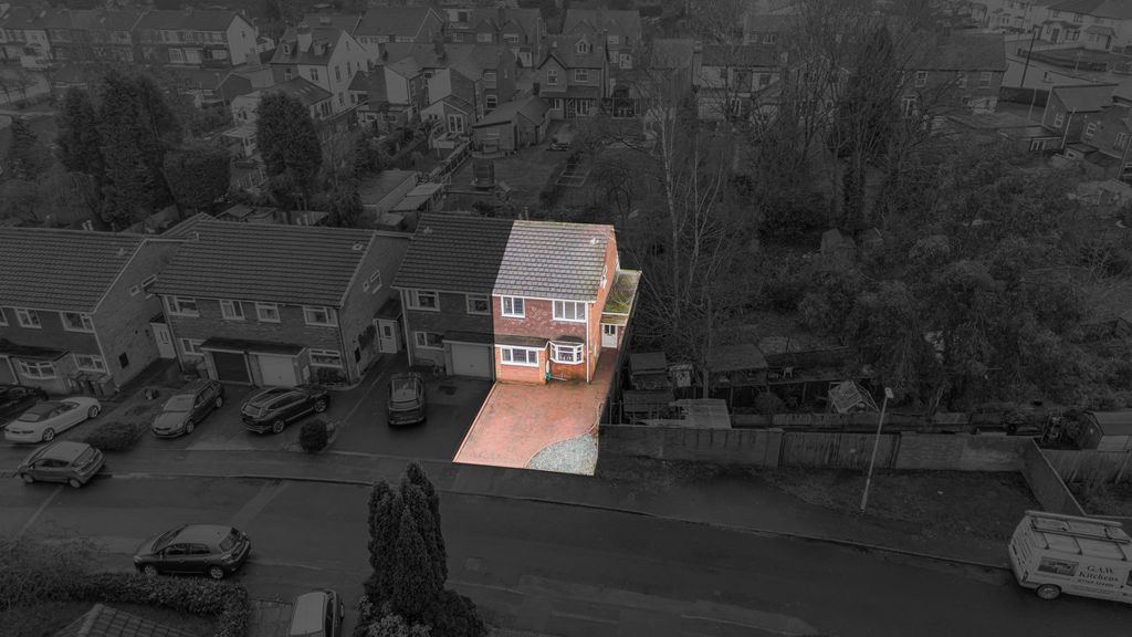 Property photo 2 of 33