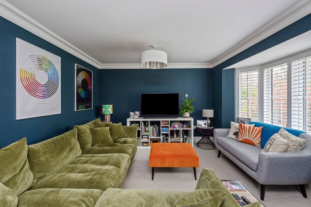 Property photo 3 of 28 Living