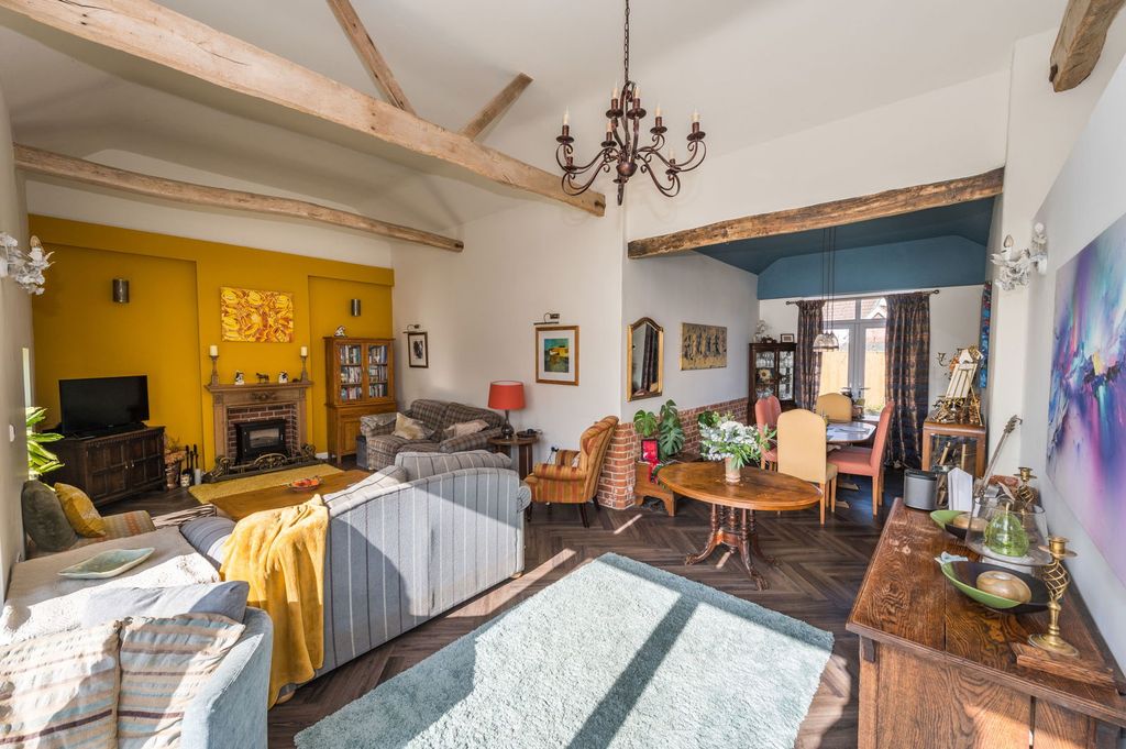 Property photo 3 of 20