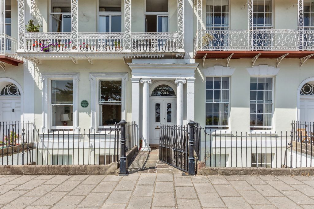 Property photo 2 of 14