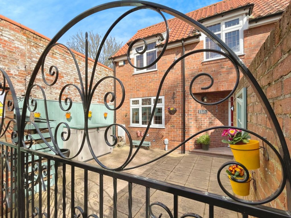 Property photo 2 of 21 4203835