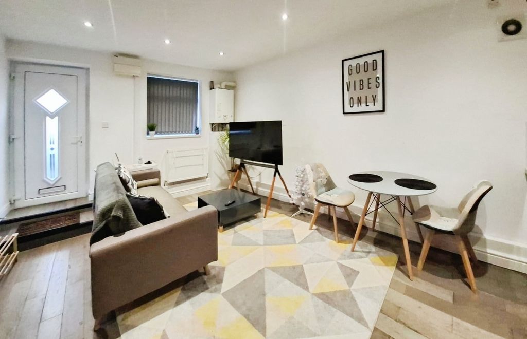 Property photo 3 of 9 Balcony