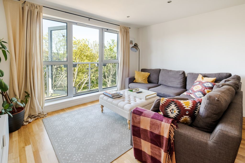 Property photo 3 of 16