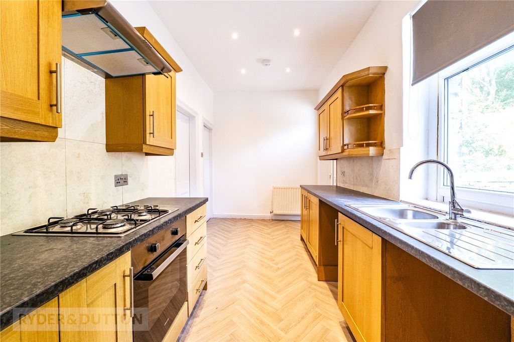Property photo 2 of 16 Kitchen