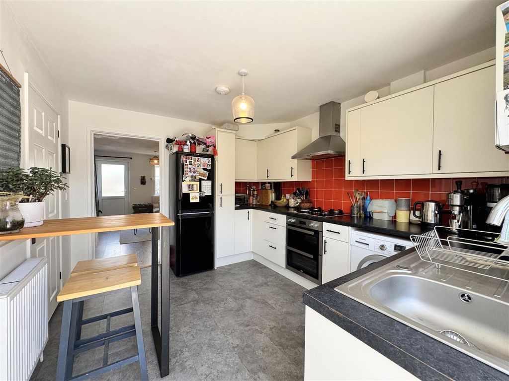 Property photo 2 of 21 Kitchen Diner