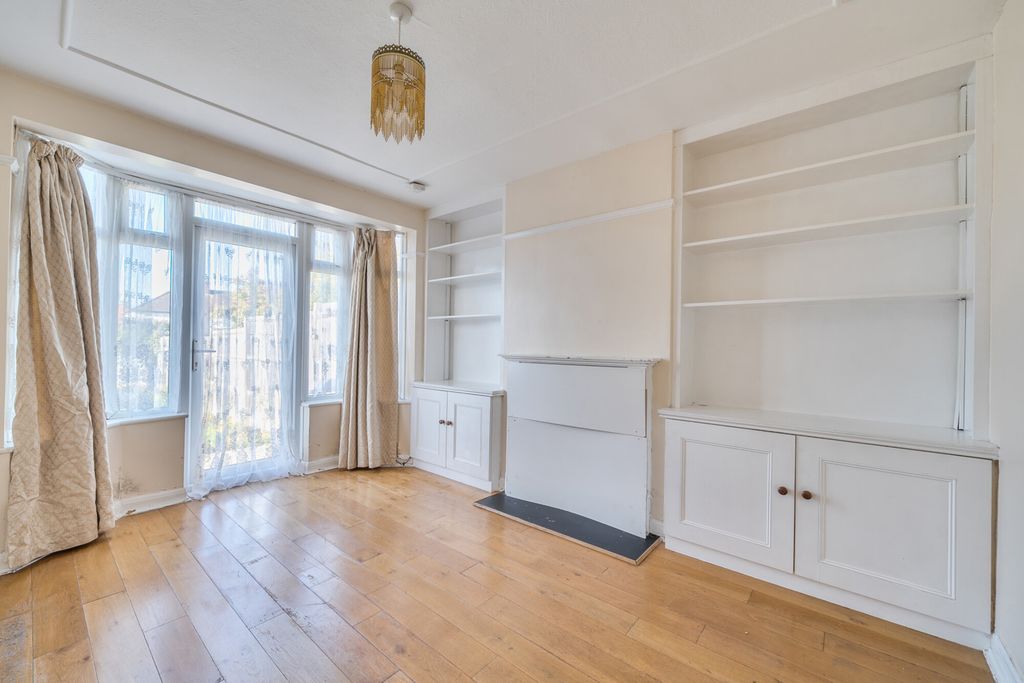 Property photo 3 of 19 1372823-9-68Fb684...