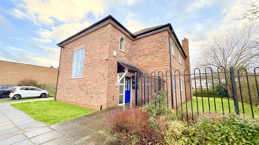 Property photo 1 of 23 Approach