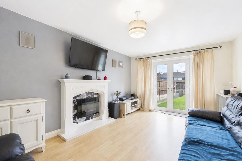 Property photo 3 of 8 20 Fc.Png