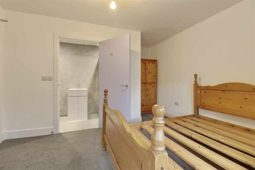 Property photo 2 of 17 20188D8E-3049-4919-916D-Bf08763A86Ac_1_201_A.Jpeg