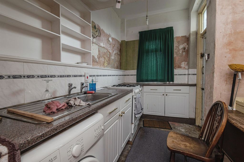 Property photo 3 of 17