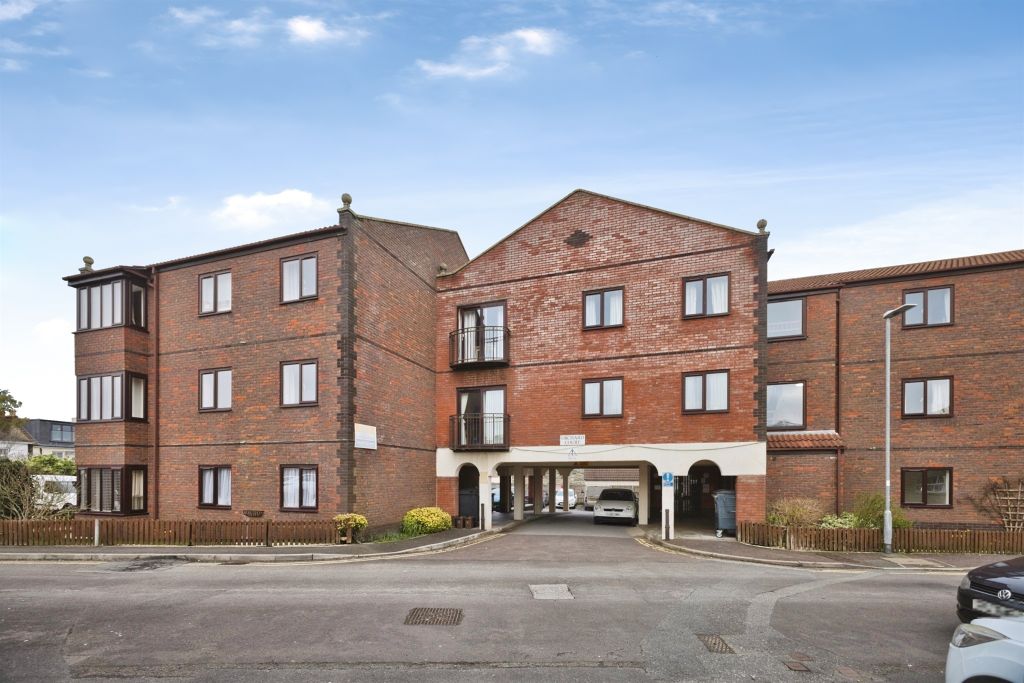 Property photo 1 of 11