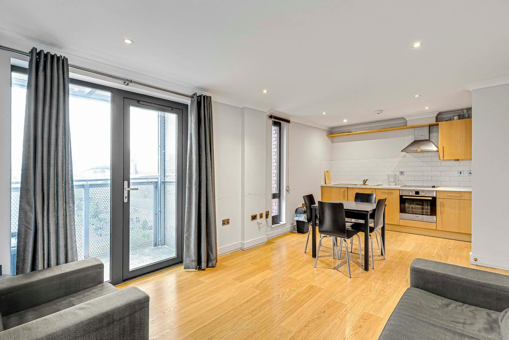 Property photo 1 of 9 Daniel_Watneyedge_Apartments3.Jpg