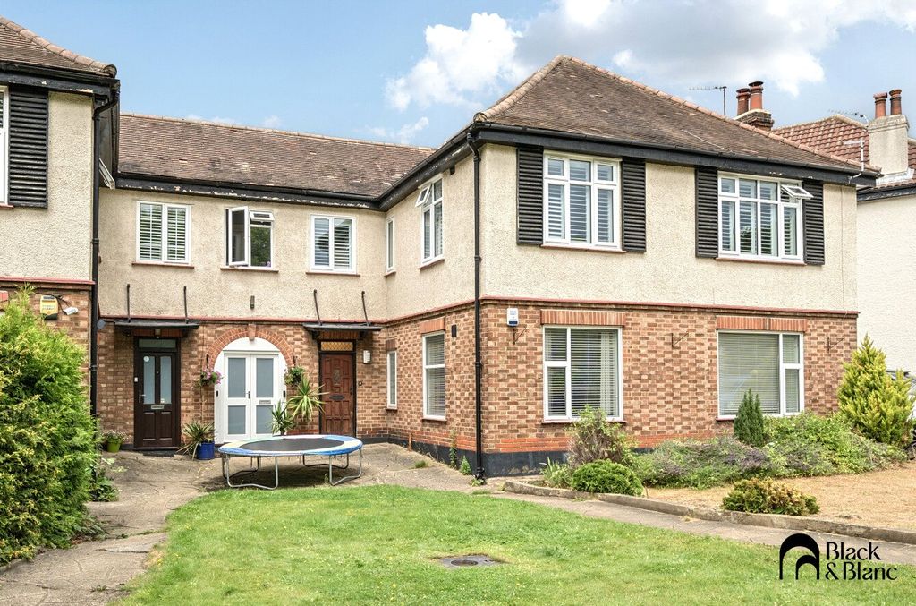 Property photo 1 of 15 External